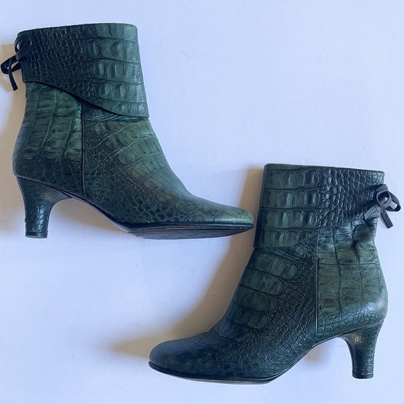 Bolo Shoes - Bolo Crocodile Print Leather Heeled Boots Green Size 6.5